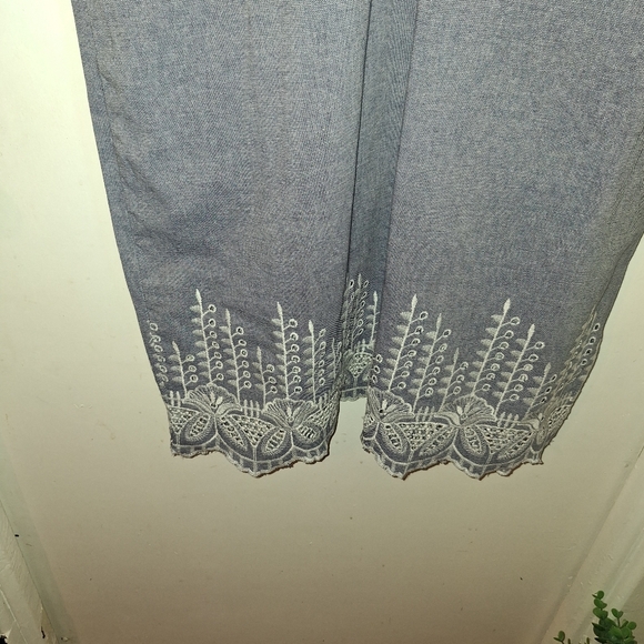 Mudpie Chambray Embroidered Shift Dress. Preppy, Classic - Picture 5 of 5